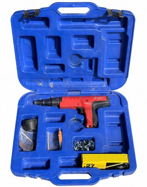 Powder-actuated shot gun fastening tool with carrying case and fasteners